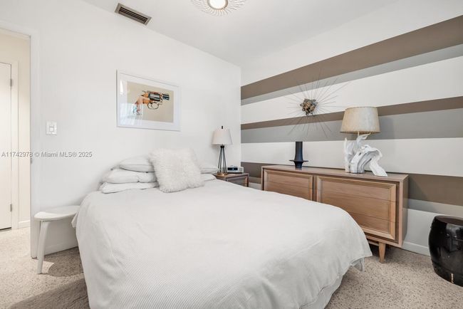 700 Ne 155 Th St, House other with 3 bedrooms, 2 bathrooms and null parking in Miami FL | Image 18