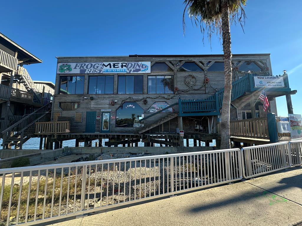 450 Dock St, Cedar Key, FL 32625