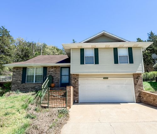 141 Rose Oneill Dr, Branson, MO, 65616-2112 | Card Image