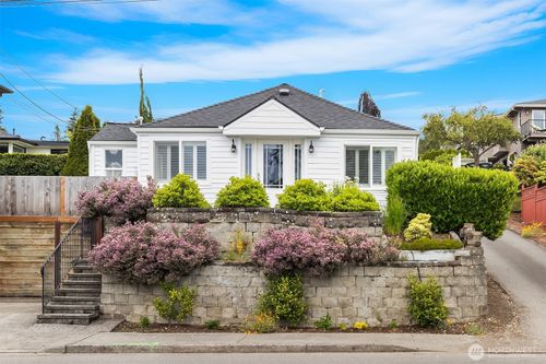 103 8th Ave S, Edmonds, WA, 98020-3429 | Card Image