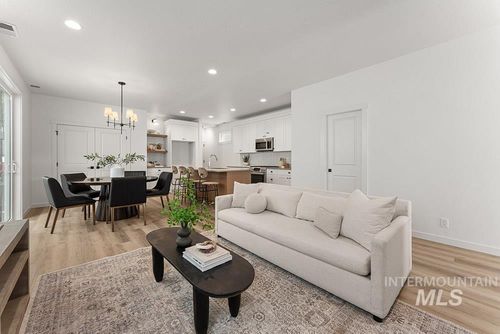 3552 W Anderson St, Boise, ID, 83703-5200 | Card Image