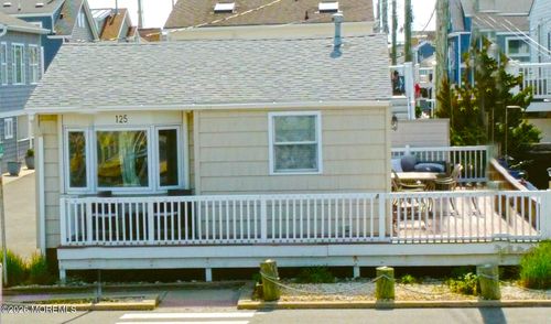 125 W Tide Way, Lavallette, NJ, 08735-1748 | Card Image