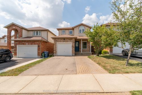 22 Warren St, Guelph, ON, N1E0A1 | Card Image