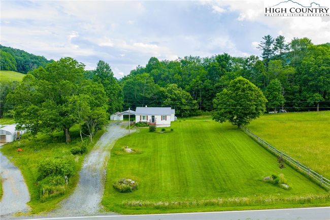 201 W Laurel Knob Rd, House other with 2 bedrooms, 1 bathrooms and null parking in Todd NC | Image 4
