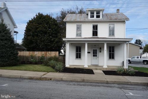 311 E Garfield St, SHIPPENSBURG, PA, 17257-2003 | Card Image