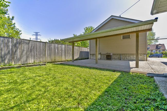 793 Tate Ave, House other with 2 bedrooms, 2 bathrooms and 6 parking in Hamilton ON | Image 36