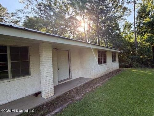 1690 New Salem Rd Ne, Mc Call Creek, MS, 39647-5037 | Card Image