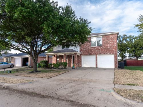 2904 Post Oak Dr, Seagoville, TX, 75159-2526 | Card Image