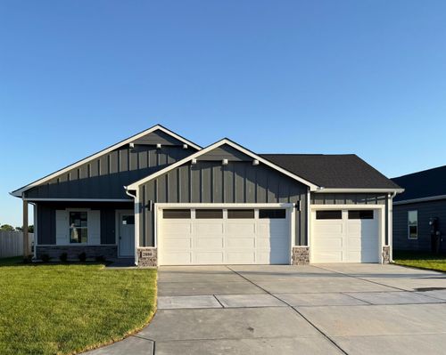 2880 S Maize Ct, Wichita, KS, 67215-8915 | Card Image