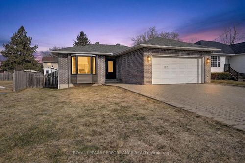 107 Lorne St, Smiths Falls, ON, K7A3L1 | Card Image