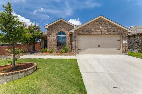 8305 Artesian Springs Dr, Fort Worth, TX, 76131-1754 | Card Image