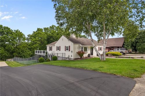 1072 Aetna Dr, Ellwood City, PA, 16117-1514 | Card Image