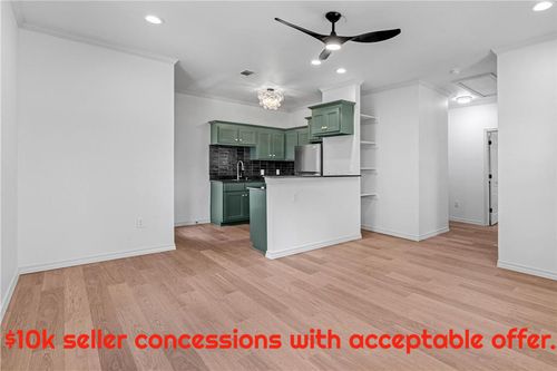 202-1137 N Leverett Ave, Fayetteville, AR, 72703-1772 | Card Image