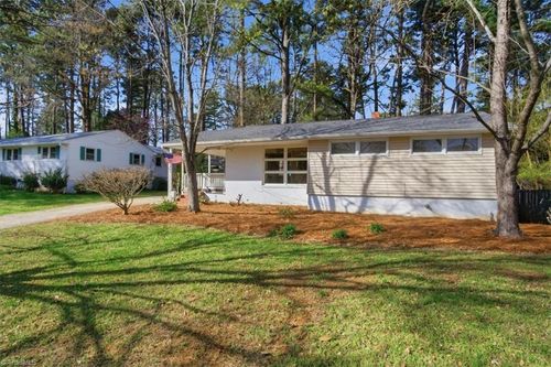 2502 Netherwood Dr, Greensboro, NC, 27408-5307 | Card Image