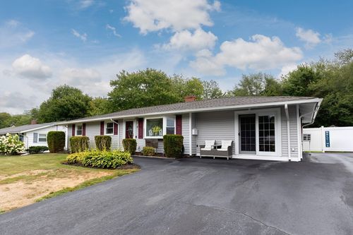 27 Arnold St, Holbrook, MA, 02343-1801 | Card Image