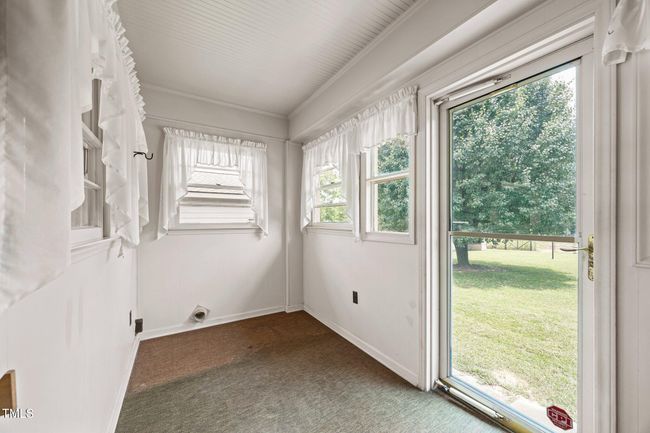 Porch | Image 19