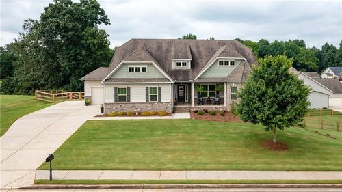 8325 Post Oak Ln, Gainesville, GA, 30506-4880 | Card Image