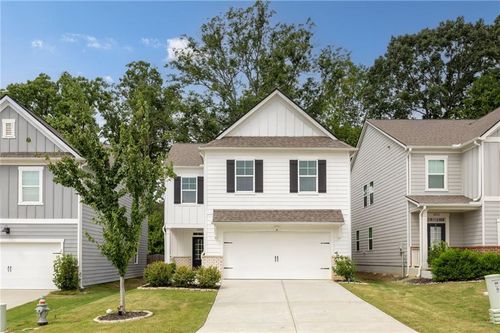 6007 Hoot Owl Ln, Flowery Branch, GA, 30542-3317 | Card Image