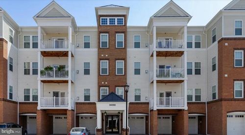 402-24660 Woolly Mammoth Ter, Aldie, VA, 20105-3208 | Card Image