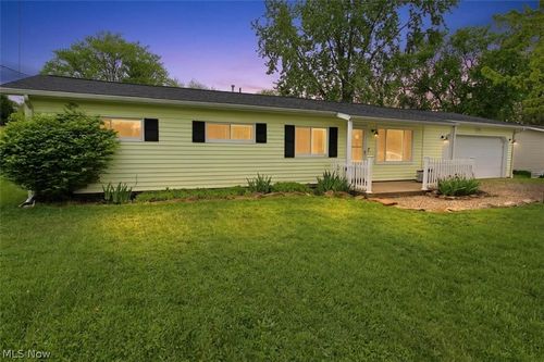 2042 Byron Dr, Brunswick, OH, 44212-4004 | Card Image