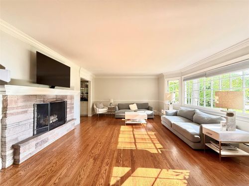 43 Glen Way, Cold Spring Harbor, NY, 11724-2012 | Card Image