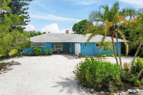 616 Lyons Ln, LONGBOAT KEY, FL, 34228-1426 | Card Image