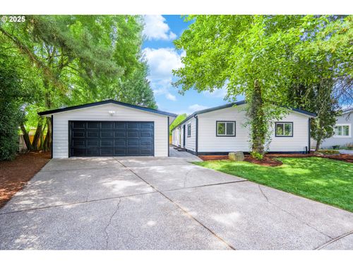 995 Nw Arrowood Dr, McMinnville, OR, 97128-5140 | Card Image
