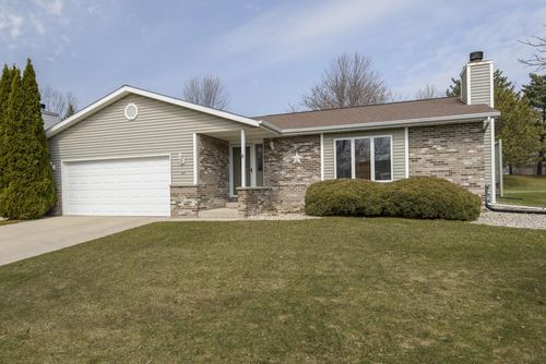 68 E Prospect Street, Hartford, WI, 53027 | Card Image