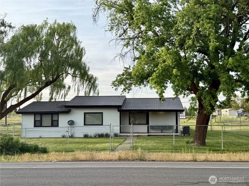 230 Watson St Nw, Creston, WA, 99117-8518 | Card Image