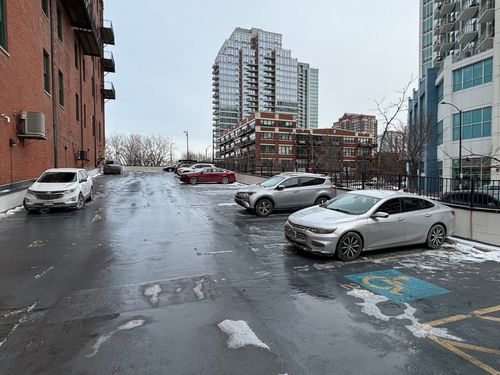 p31-1550 S Indiana Ave, Chicago, IL, 60605-2857 | Card Image