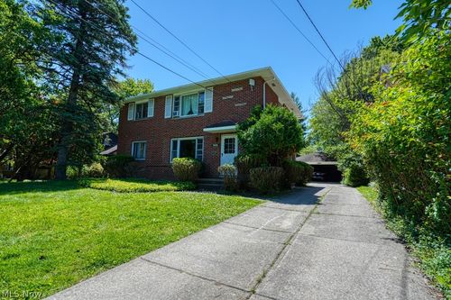 16684 Libby Rd, Maple Heights, OH, 44137-1306 | Card Image