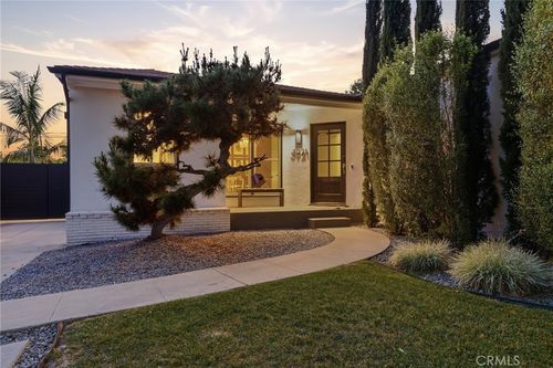 3921 Westside Ave, Los Angeles, CA, 90018 | Card Image