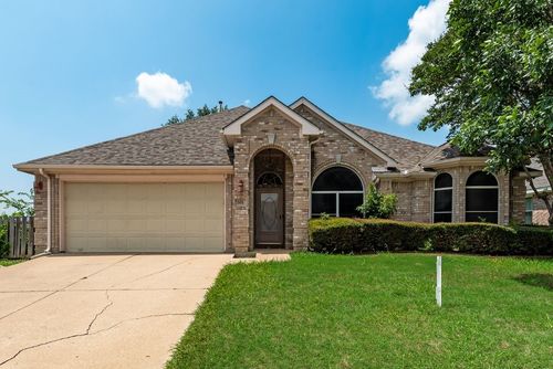 501 E Lynn Creek Dr, Arlington, TX, 76002-5457 | Card Image