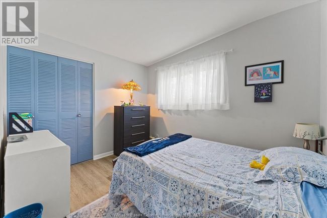 1568 St Gabriel Crt, Home with 3 bedrooms, 2 bathrooms and null parking in Windsor ON | Image 25