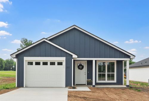383 E Burleson Ave, Mart, TX, 76664 | Card Image