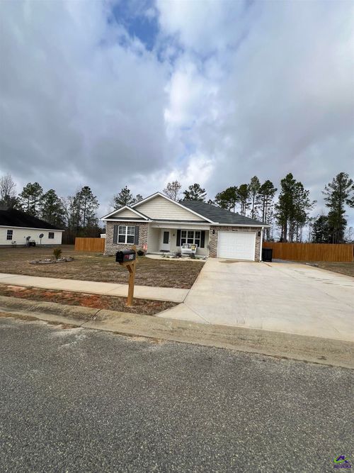 150 Long Pines Cir, East Dublin, GA, 31027-1374 | Card Image