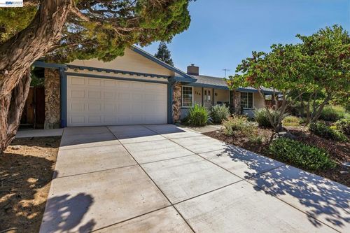 760 Polaris Way, Livermore, CA, 94550-6336 | Card Image