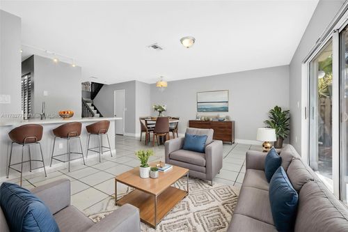 412 Nw 108th Ter, Pembroke Pines, FL, 33026-4023 | Card Image