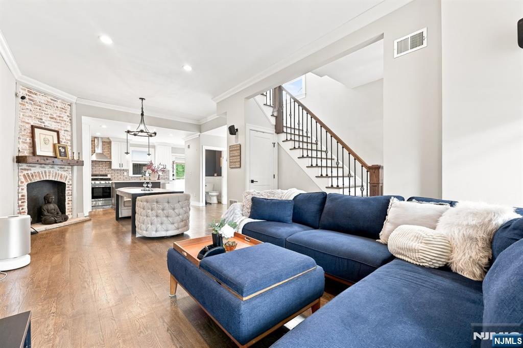 Residential Lease in Montclair 5