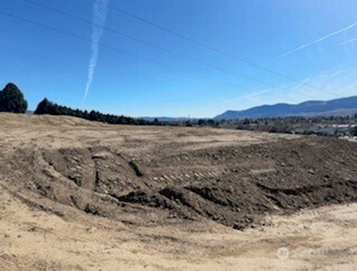 8888 8th St Ne, East Wenatchee, WA, 98802 | Card Image