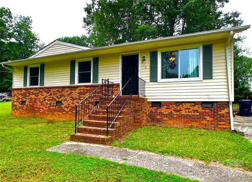 313 Willow St, Stanley, NC, 28164-1657 | Card Image