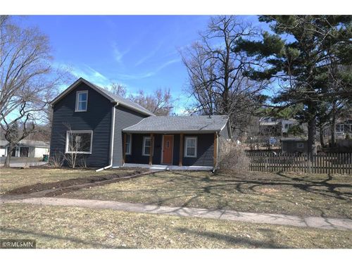 828 9th St, Hudson, WI, 54016-1737 | Card Image