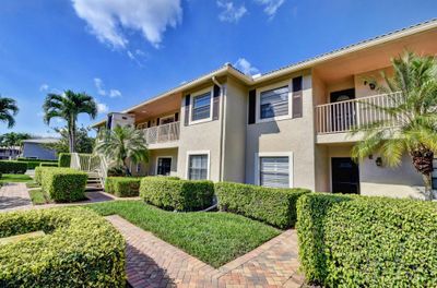 F - 19 Stratford Drive, Condo with 2 bedrooms, 2 bathrooms and null parking in Boynton Beach FL | Image 2