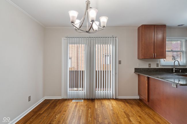 524 E 10 Th St, Townhouse with 2 bedrooms, 3 bathrooms and null parking in Indianapolis IN | Image 8