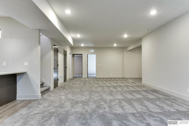 11106 N 161 St St, House other with 5 bedrooms, 3 bathrooms and 3 parking in Bennington NE | Image 42