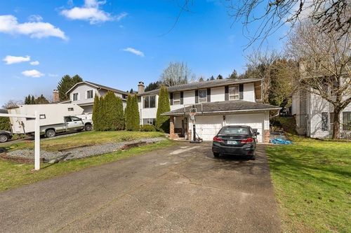 2300 Harper Dr, Abbotsford, BC, V3G2B2 | Card Image