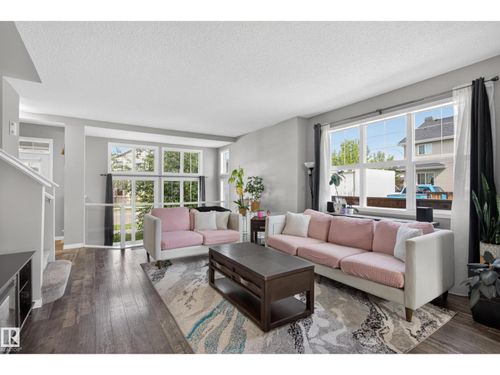 9847 220 St Nw, Edmonton, AB, T5T4M3 | Card Image