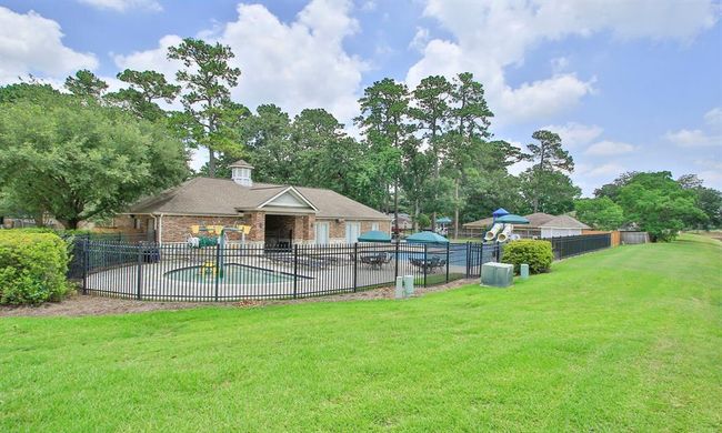 Enjoy endless summer fun at the community pool and splash pad! | Image 45