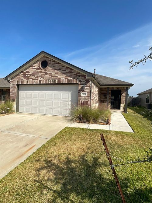 323 Cumberland Forest Dr, Magnolia, TX, 77354-7218 | Card Image