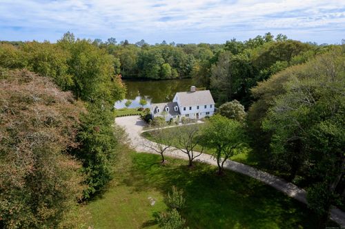 63 Dorchester Rd, Darien, CT, 06820-2210 | Card Image